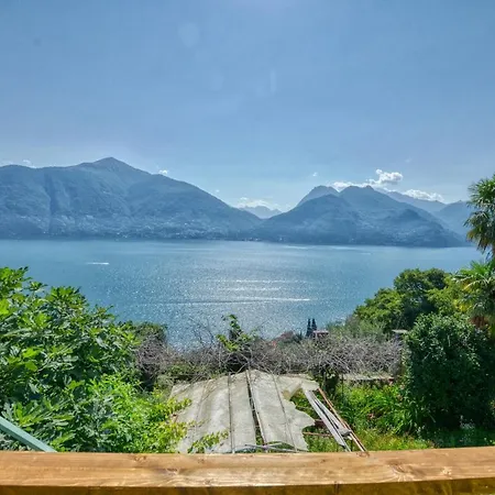 Lejlighed Pezzo 3-bedroom Lakeview With Shared Garden And Terrace
