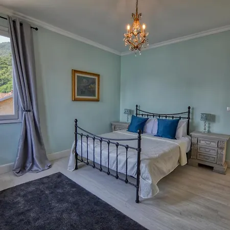 Pezzo 3-bedroom Lakeview With Shared Garden And Terrace Lejlighed *